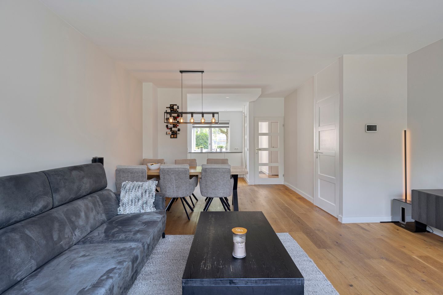 Photo 10 of Vermeerplantsoen 154