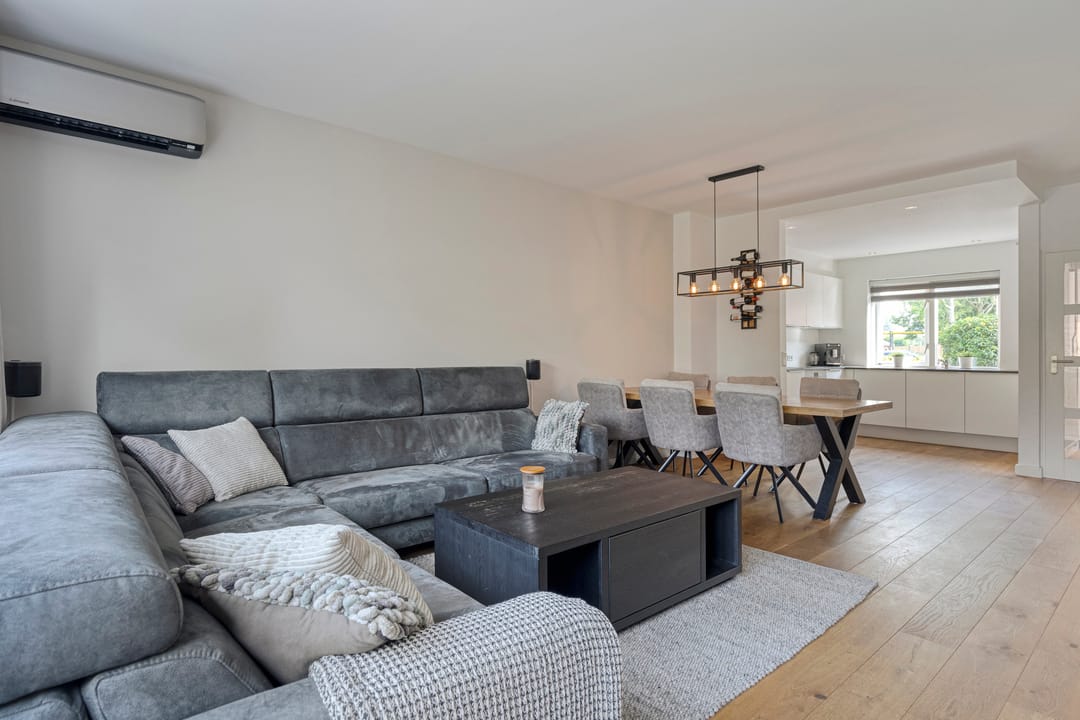 Photo 11 of Vermeerplantsoen 154