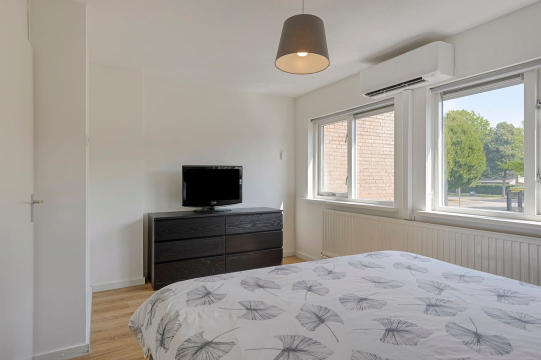 Photo 16 of Vermeerplantsoen 154