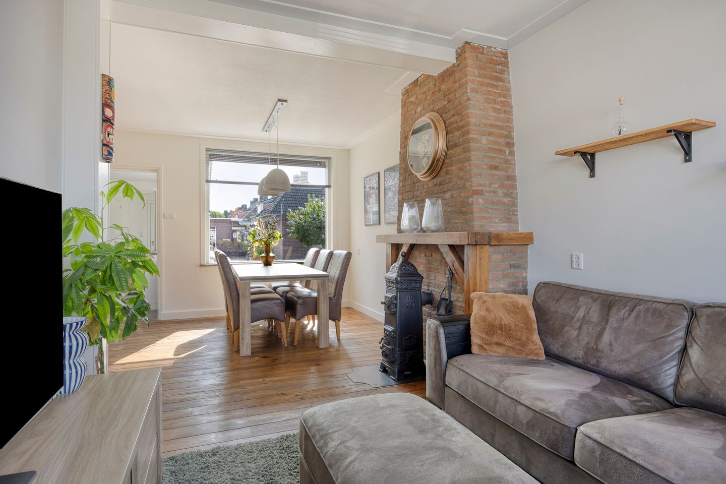 Photo 4 of Julianastraat 43