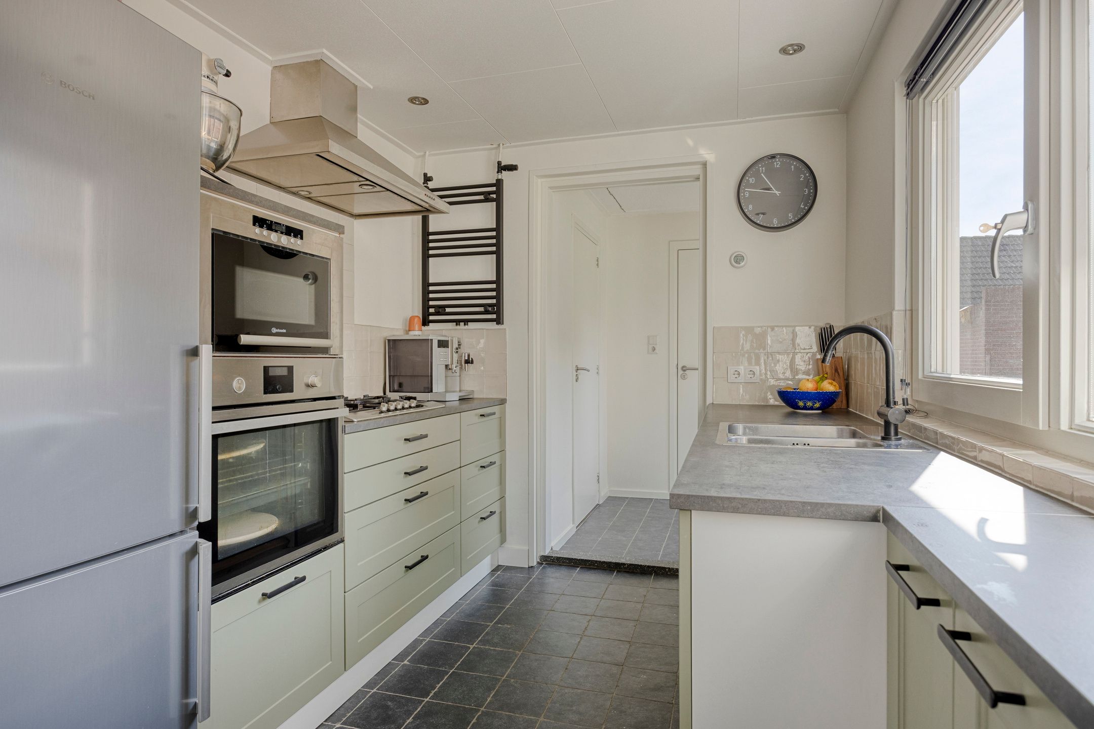 Photo 6 of Julianastraat 43