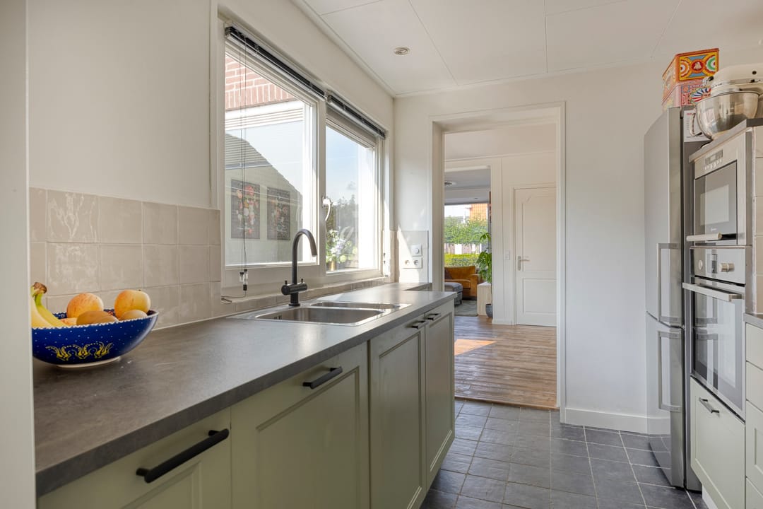 Photo 7 of Julianastraat 43