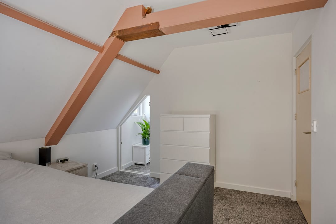 Photo 16 of Julianastraat 43