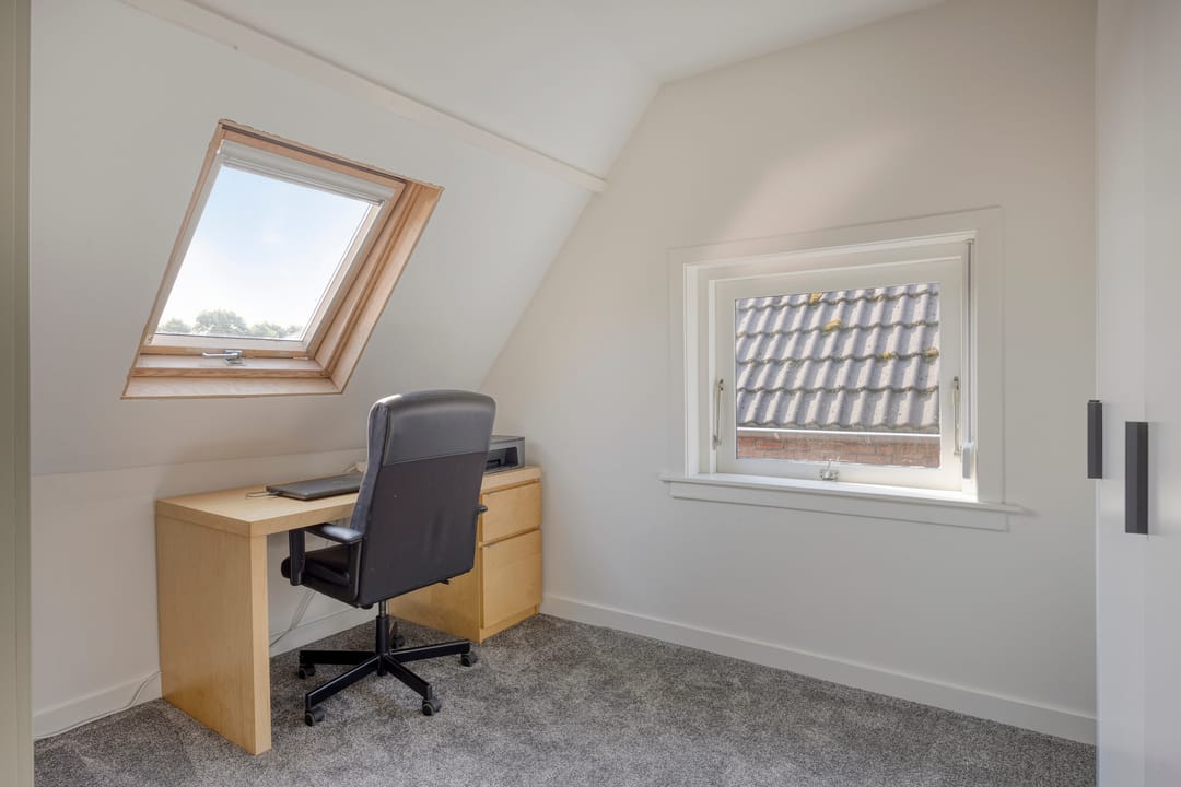 Photo 17 of Julianastraat 43