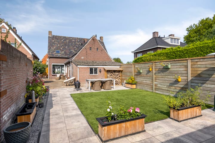 Photo 21 of Julianastraat 43