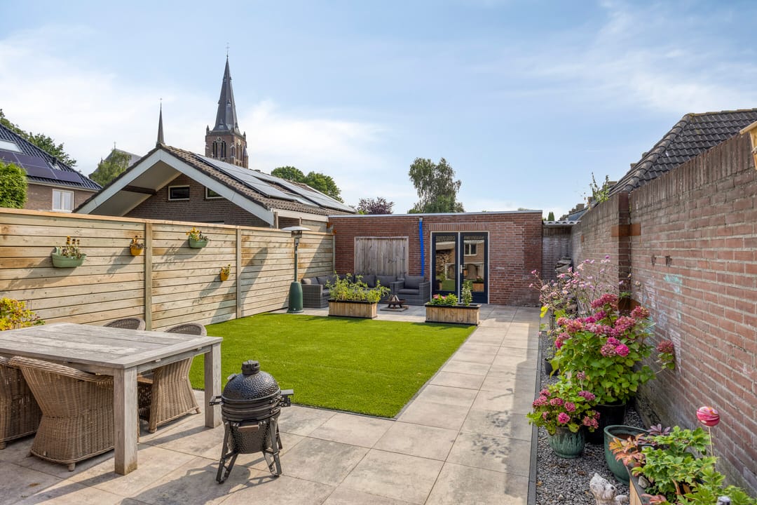 Photo 22 of Julianastraat 43