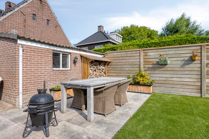 Photo 28 of Julianastraat 43