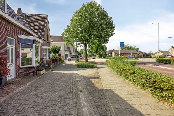 Photo 31 of Julianastraat 43