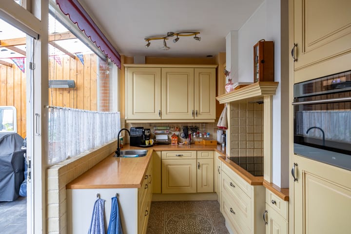 Photo 12 of Schaepmanstraat 86