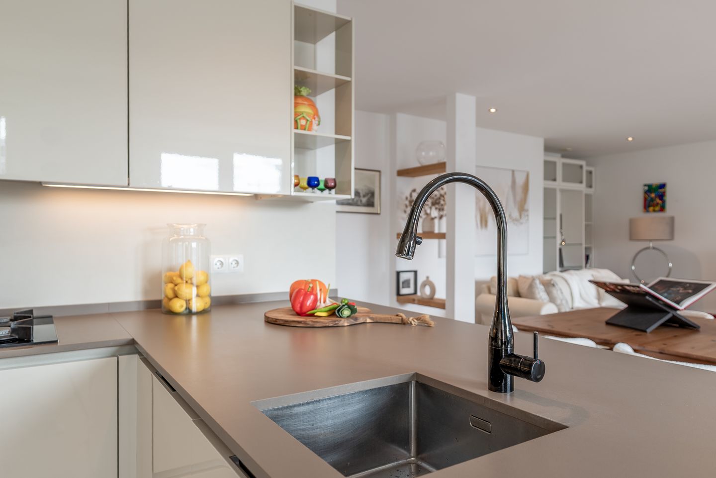 Foto 14 van Anthonie van Dijckstraat 13-3