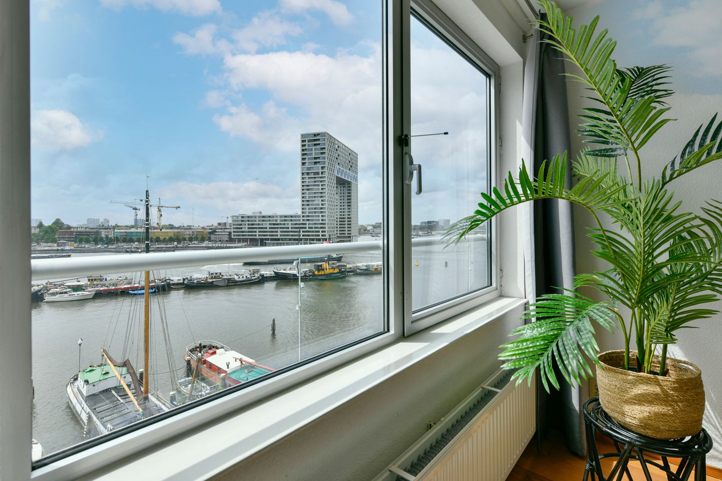 Foto 5 van Silodam 335