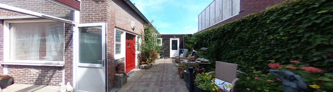 Achtertuin en entree t Leeuwenhuisje