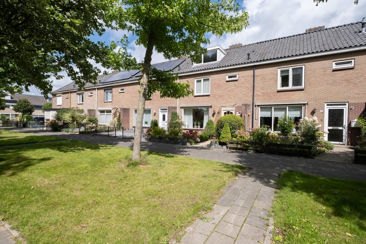 Photo 2 of J. van de Veldelaan 27