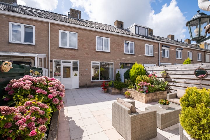 Photo 3 of J. van de Veldelaan 27