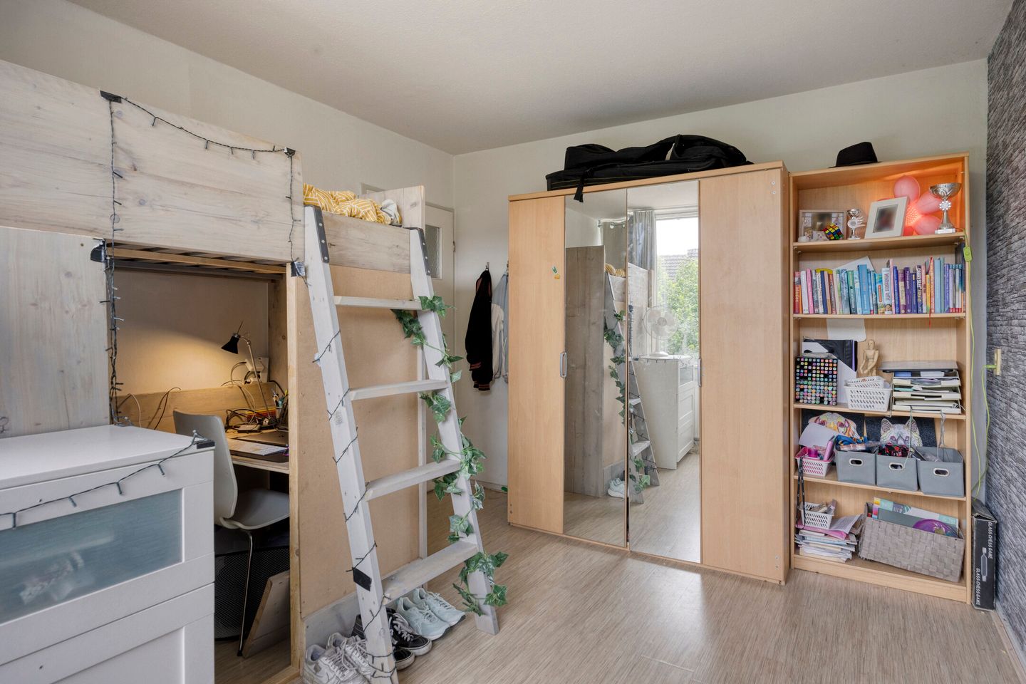 Foto 19 van Raam 619