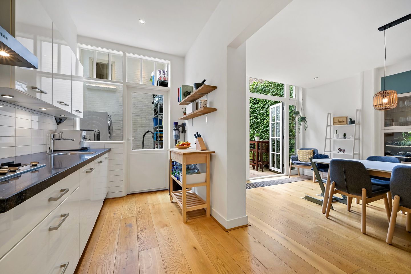 Photo 14 of Van Aerssenstraat 249