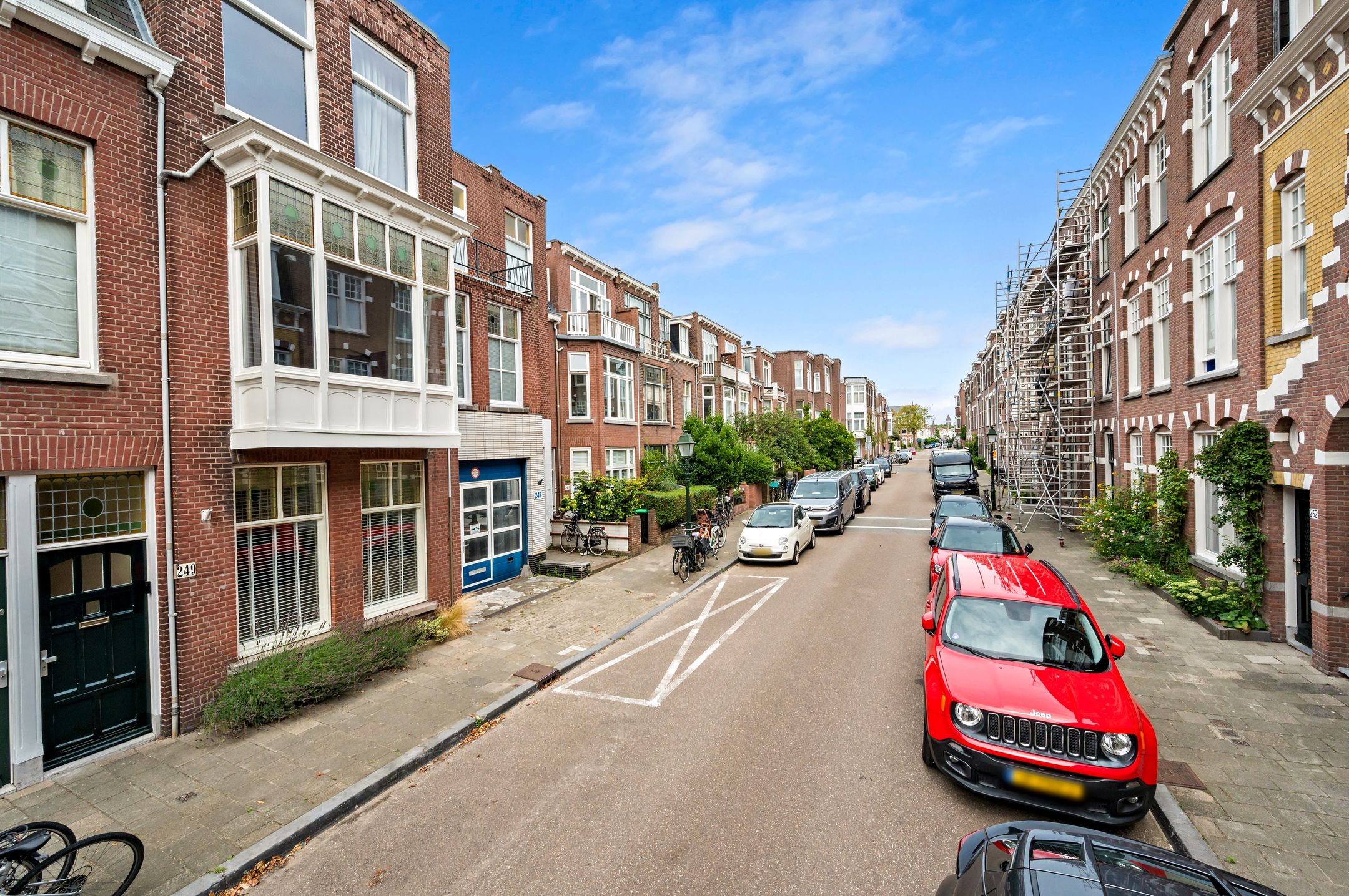 Photo 36 of Van Aerssenstraat 249