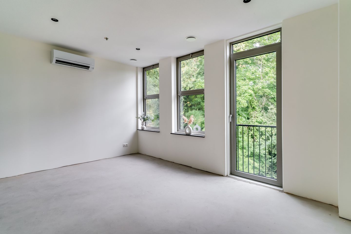 Foto 4 van Raadhuisplein 12