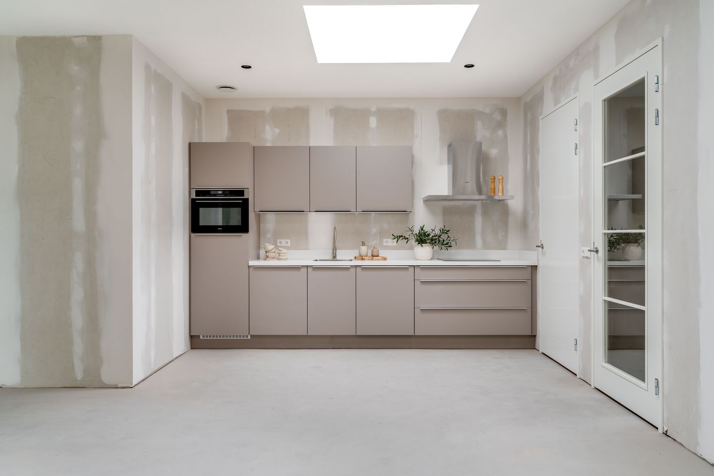 Photo 5 of Raadhuisplein 28