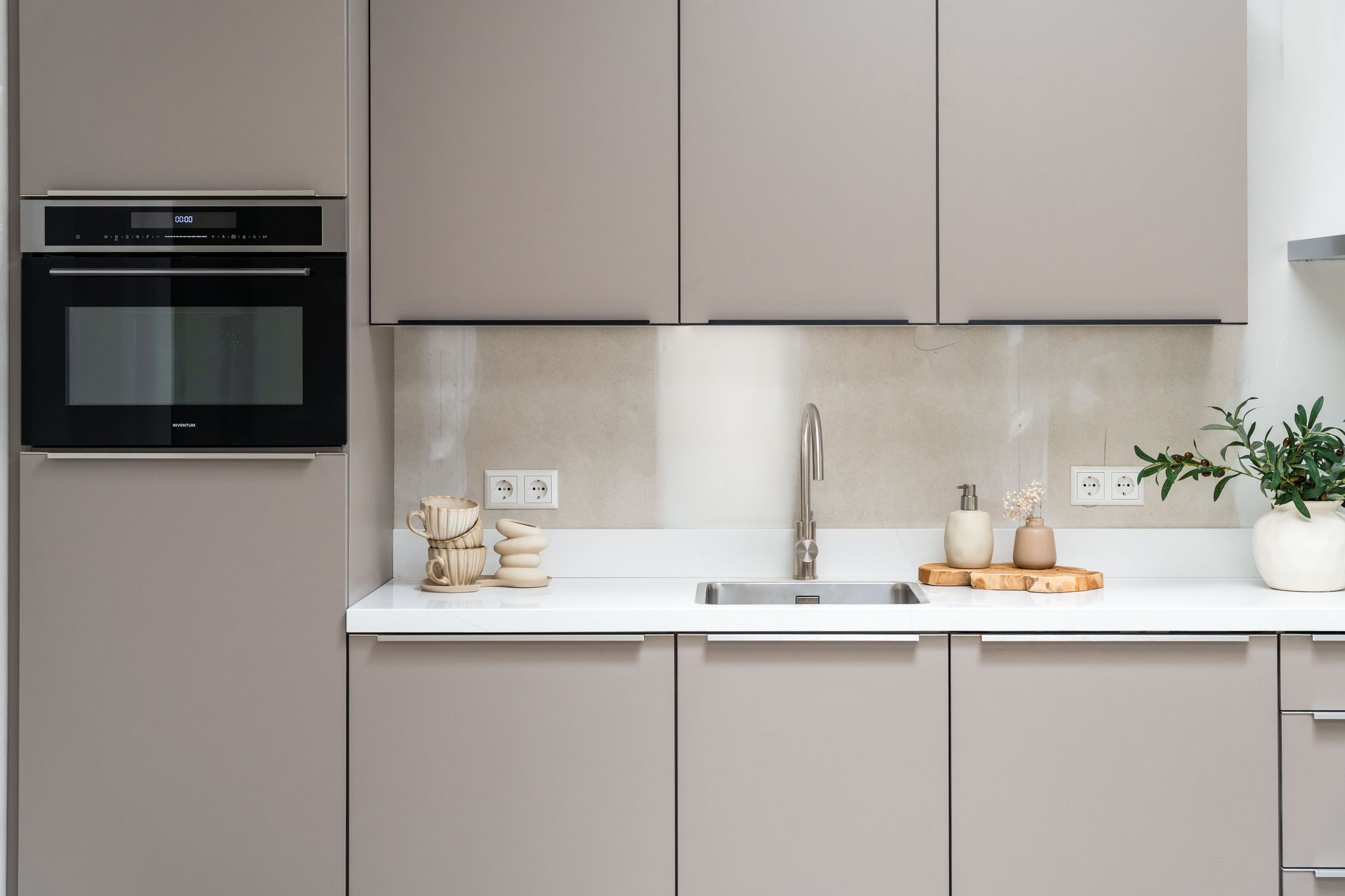 Photo 6 of Raadhuisplein 28