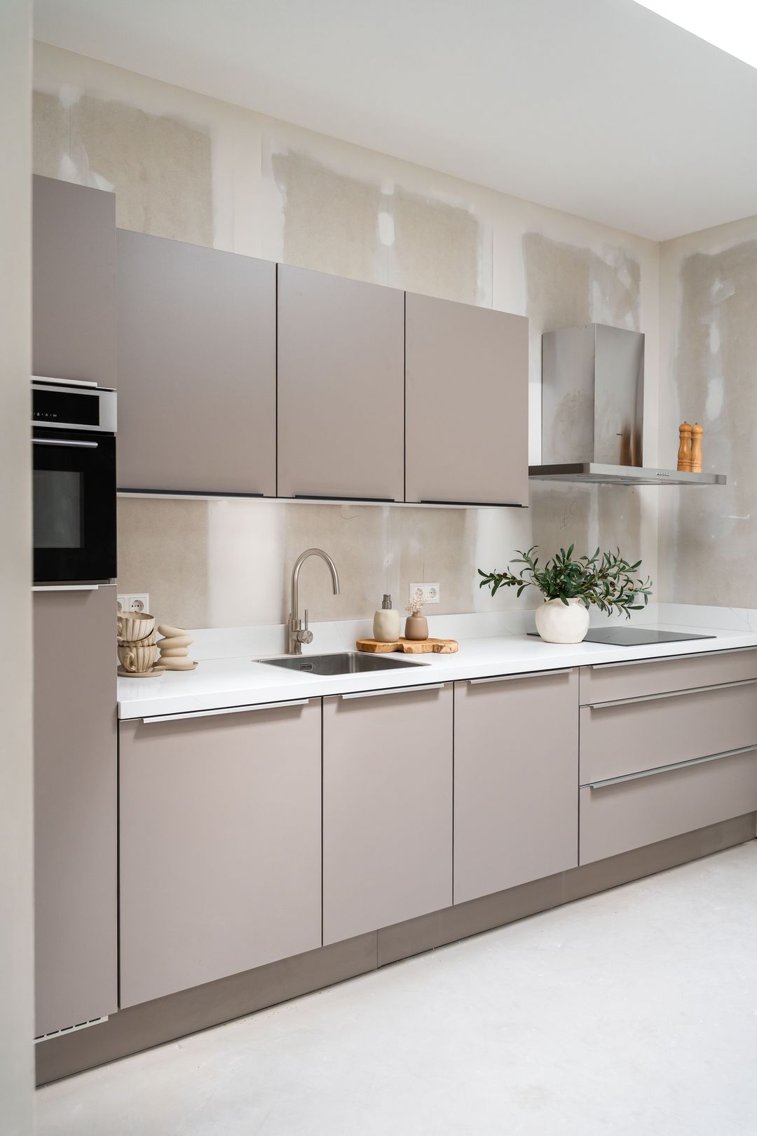 Photo 8 of Raadhuisplein 28