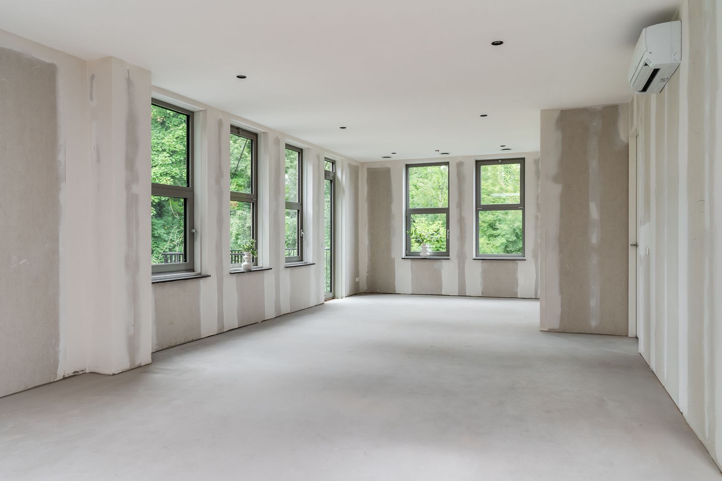 Photo 10 of Raadhuisplein 28