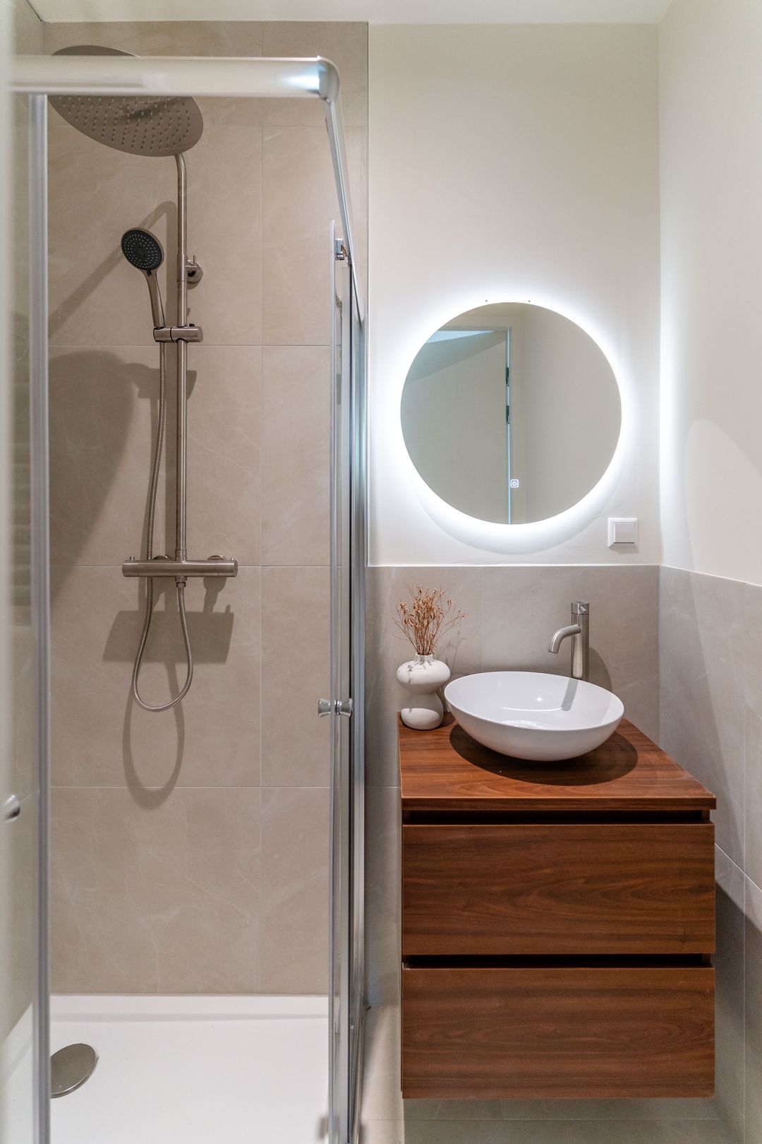 Photo 32 of Raadhuisplein 28