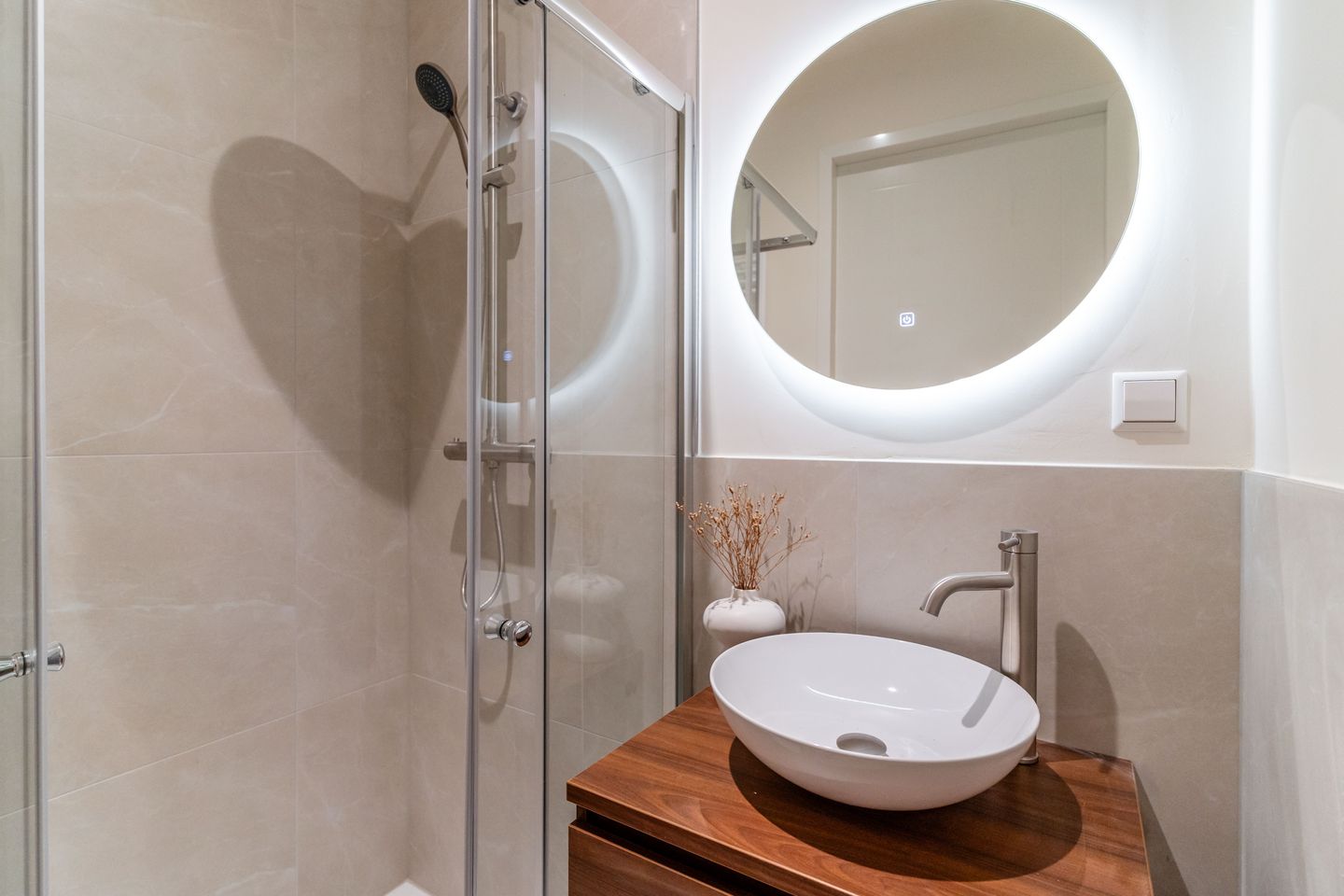 Photo 34 of Raadhuisplein 28