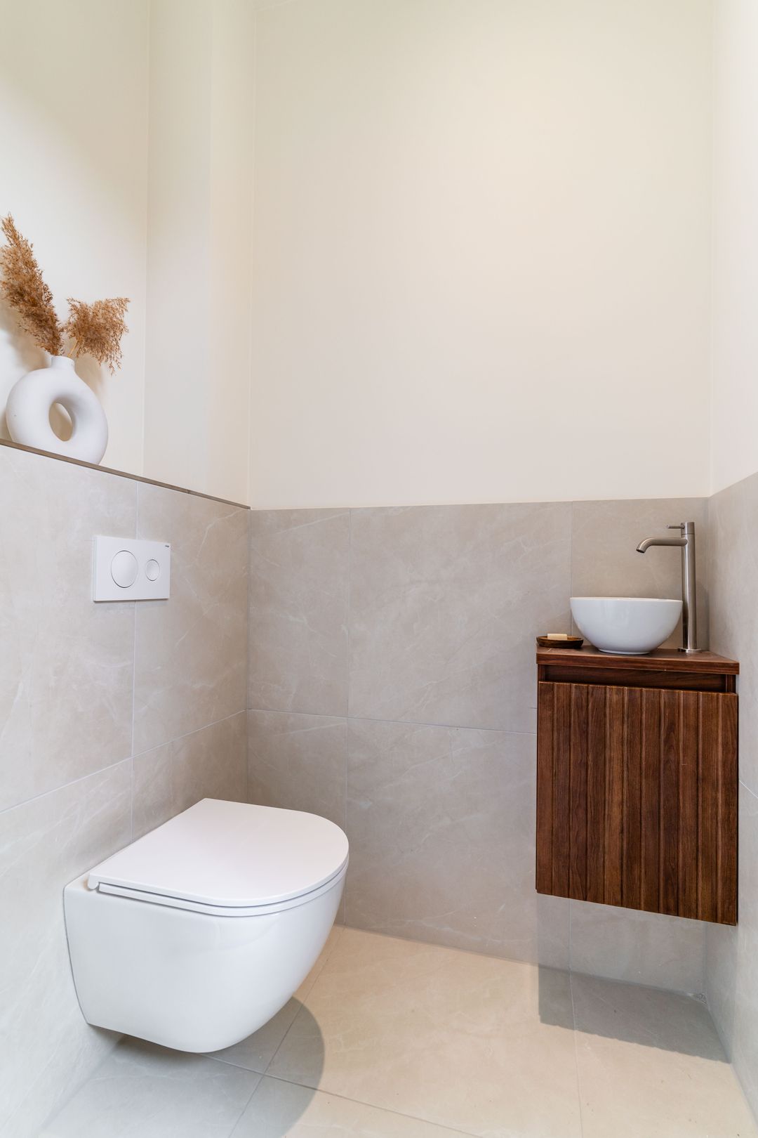 Photo 38 of Raadhuisplein 28