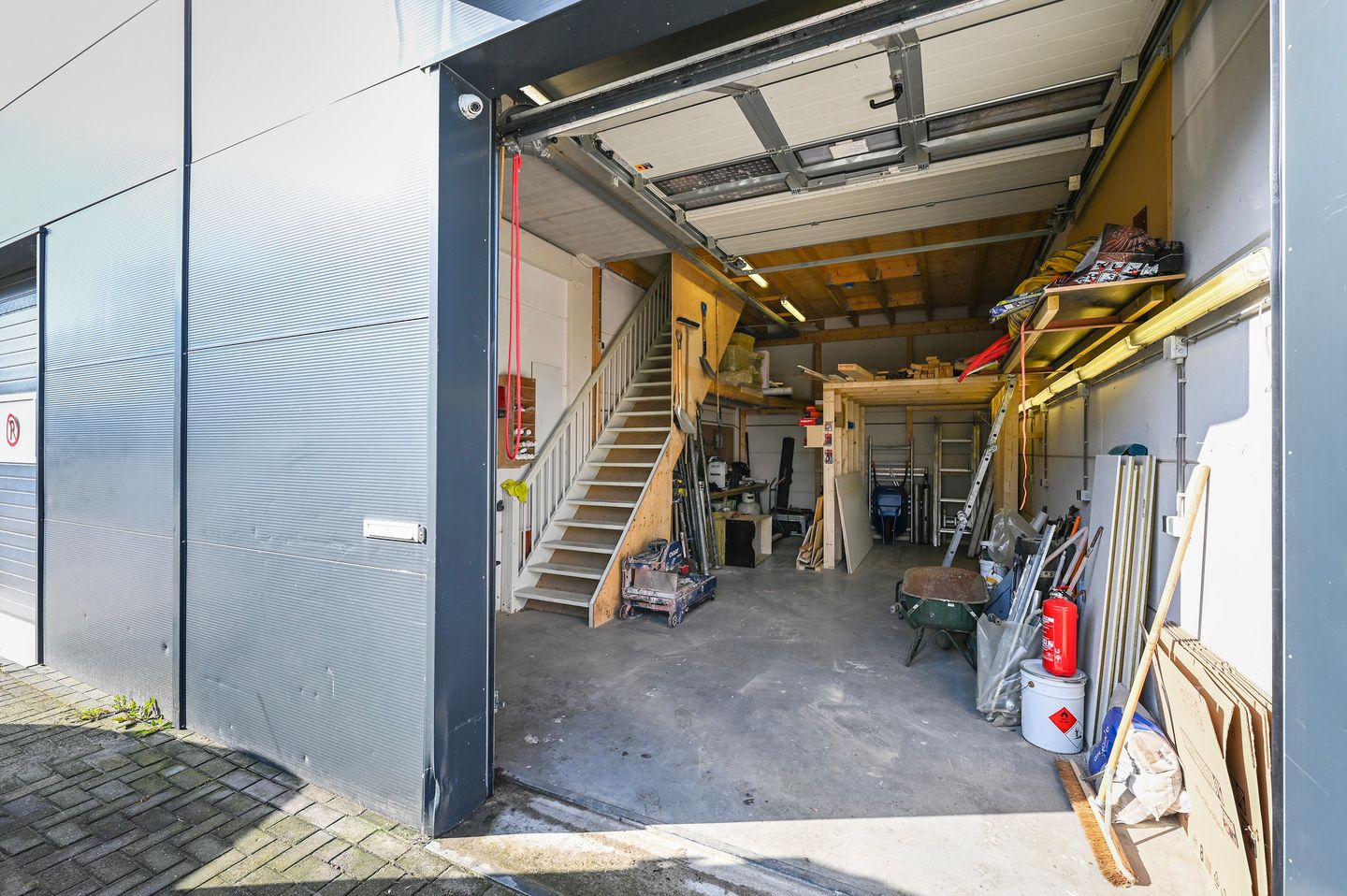 View photo 3 of Laan van Waalhaven 424