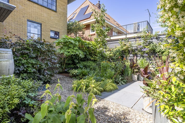 Foto 42 van Esdoornlaan 23