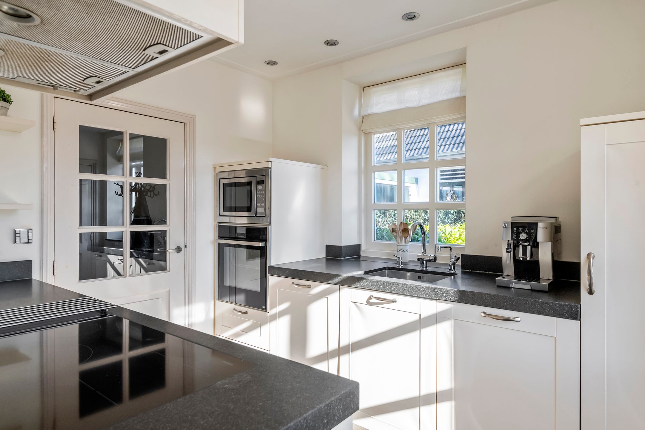 Foto 12 van Tielerweg 52