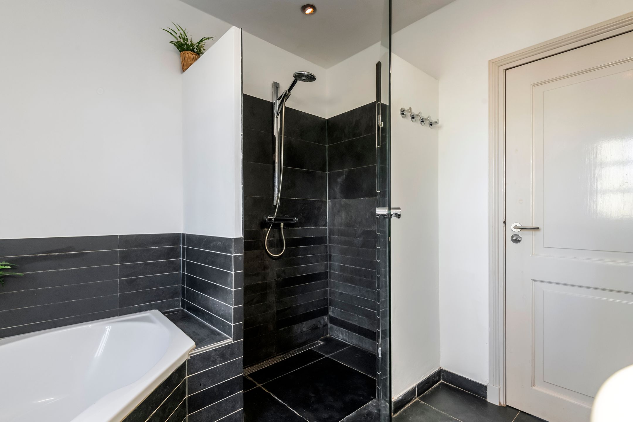 Foto 24 van Tielerweg 52