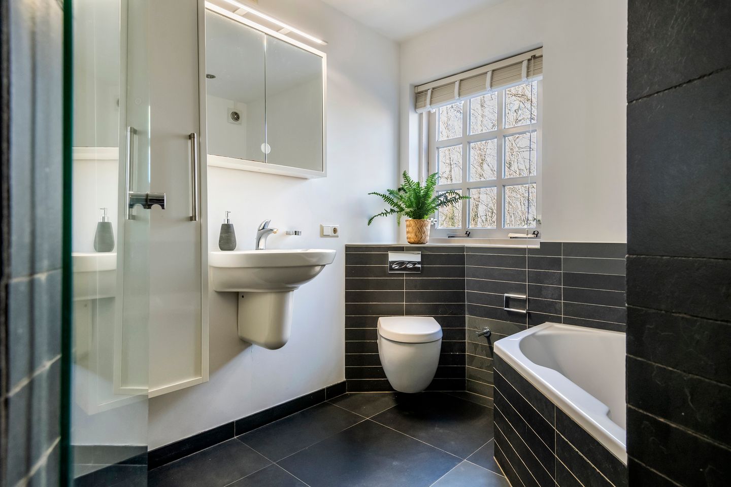 Foto 25 van Tielerweg 52