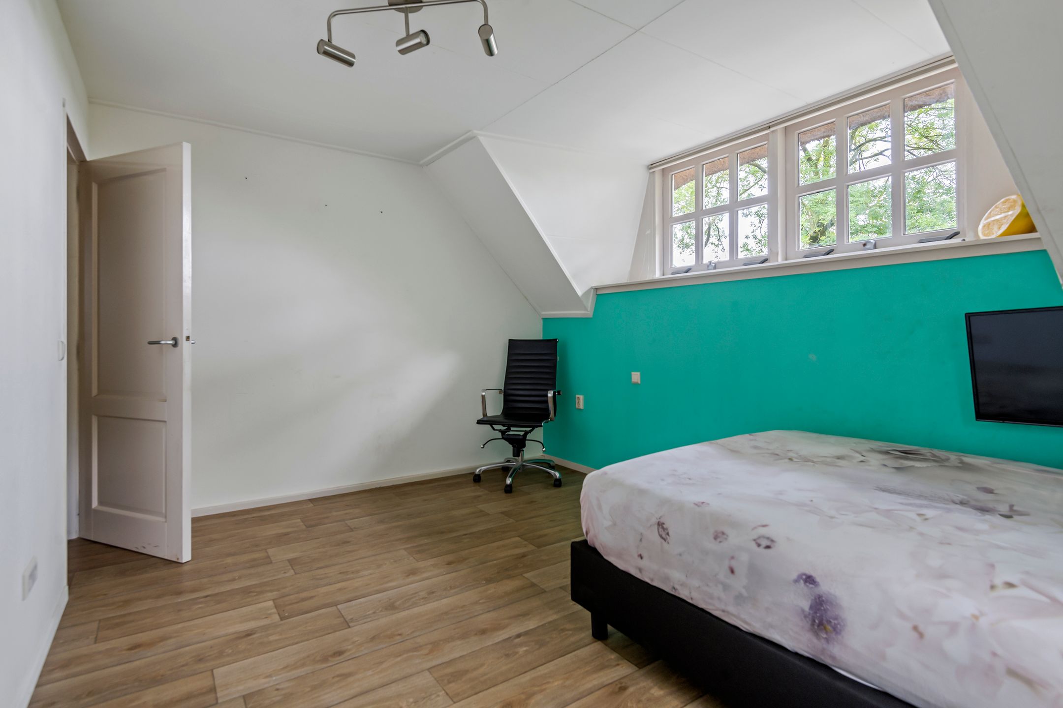 Foto 51 van Tielerweg 52