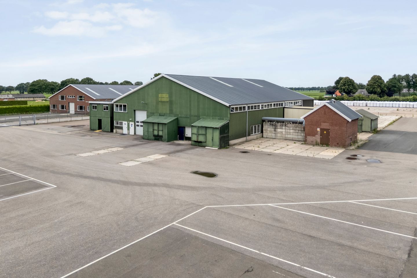 View photo 1 of Rheezerveenseweg 1-b