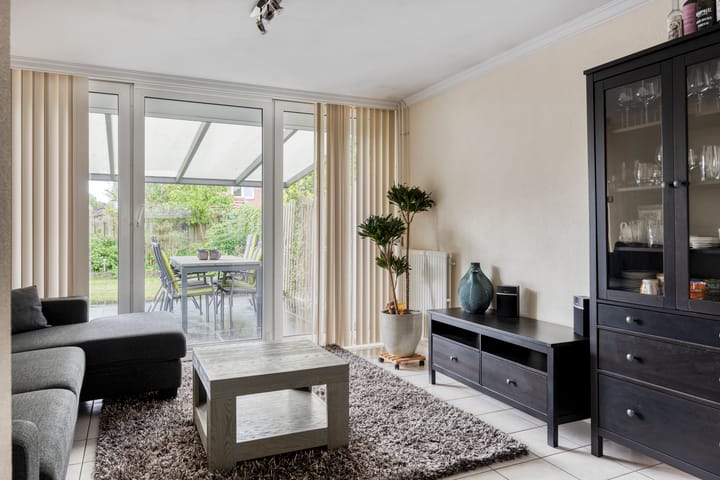 Photo 12 of Gouverneur Houbenstraat 26