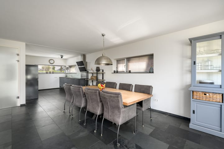 Foto 7 van Nienke van Hichtumweg 32