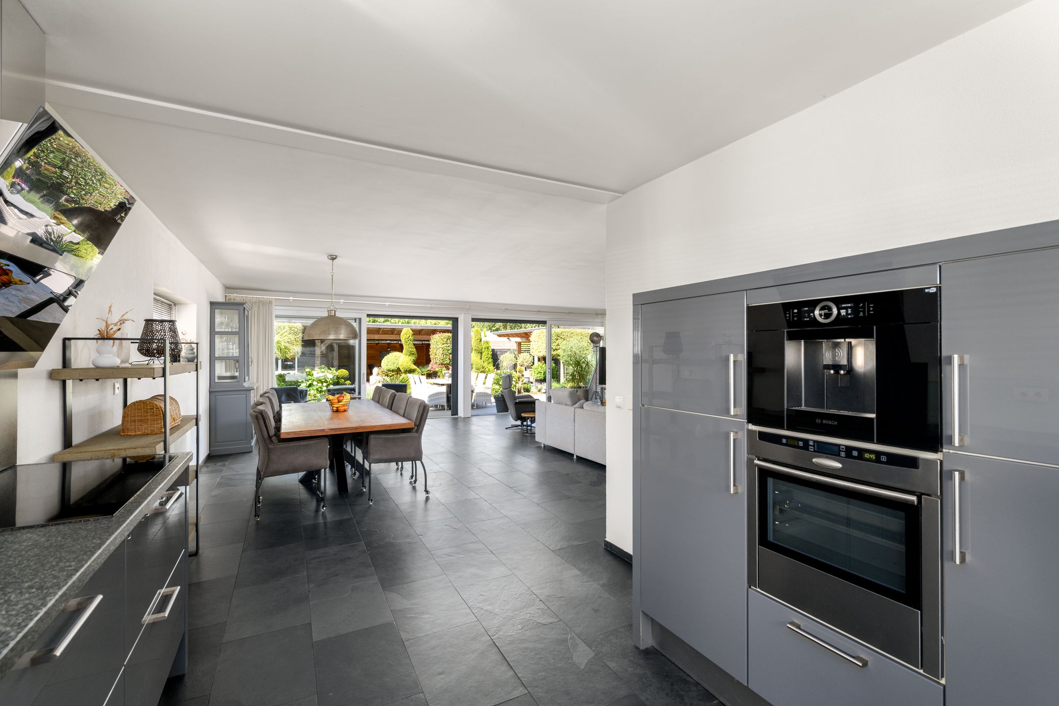 Foto 9 van Nienke van Hichtumweg 32