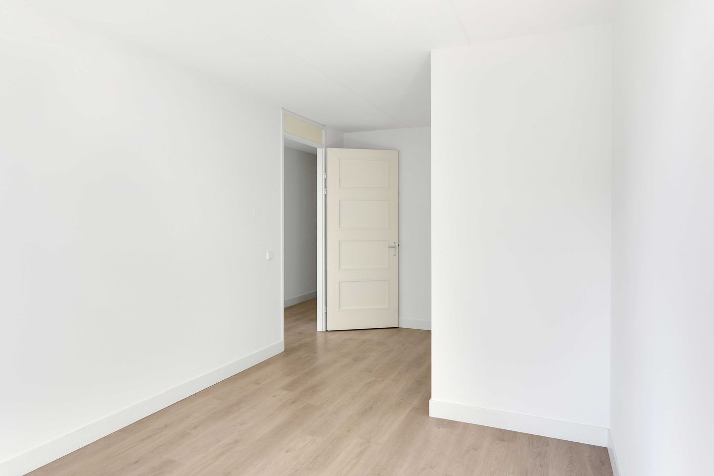 Foto 10 van Martinus Nijhofflaan 238