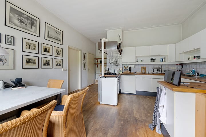 Photo 52 of Emmakade 5