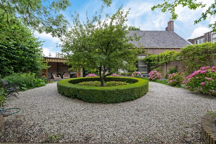 Photo 58 of Emmakade 5