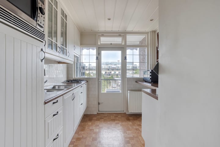 Photo 13 of Troelstrastraat 46