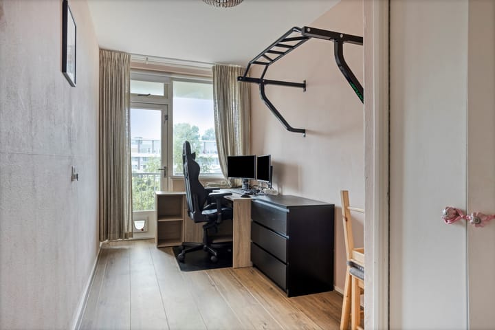 Photo 23 of Troelstrastraat 46