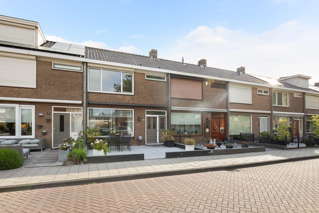 Photo 2 of Leliestraat 16