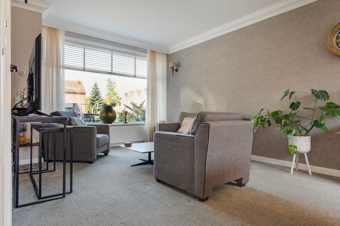 Photo 8 of Leliestraat 16