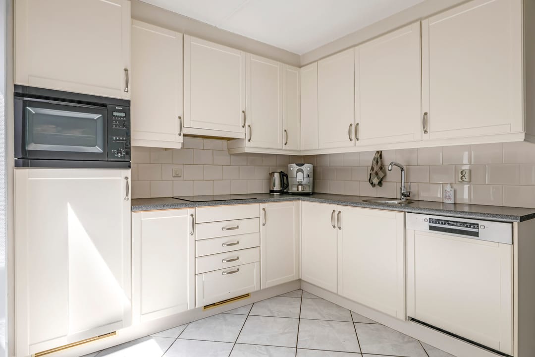 Photo 17 of Johan Frisostraat 7