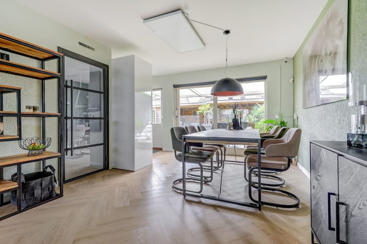 Foto 10 van James Grieve 32