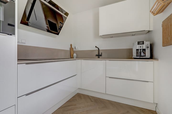 Foto 13 van James Grieve 32