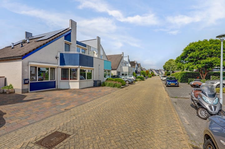 Foto 41 van James Grieve 32